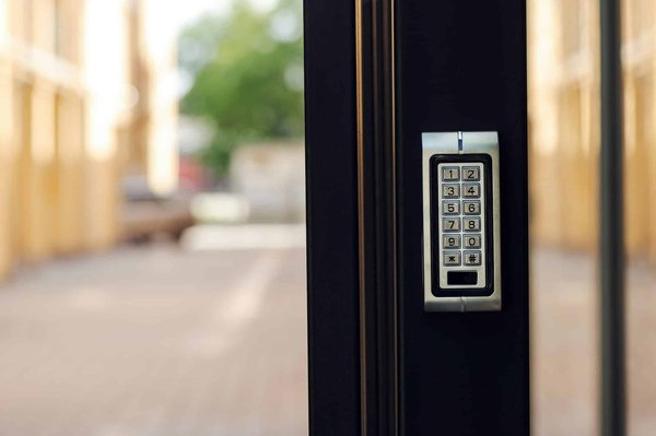 Découvrez les avantages du clavier à code pour sécuriser vos accès