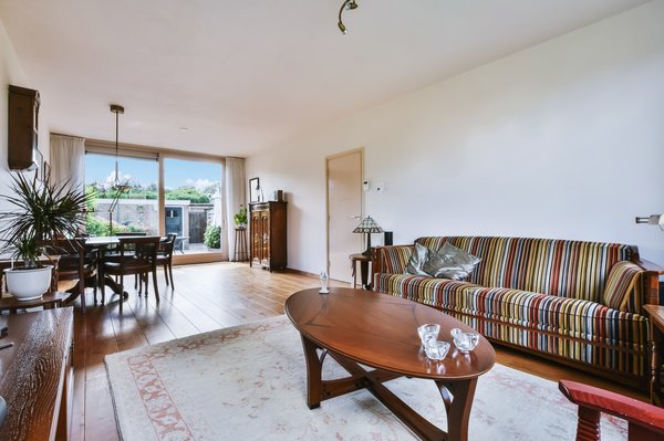 Table basse bois : un atout charme pour votre salon moderne