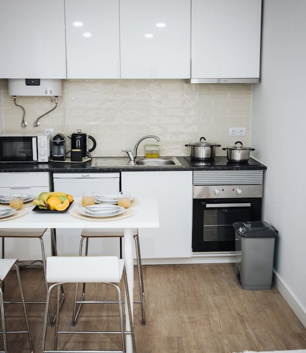 Les poubelles de cuisine élégantes qui transforment votre espace